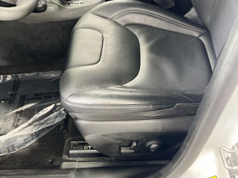 Used 2022 Jeep Cherokee Latitude Lux w/ Sun & Sound Group image 18