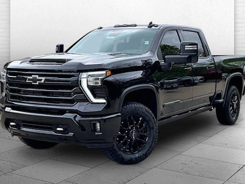 New 2026 Chevrolet Silverado 2500 High Country w/ Midnight Edition AWD/4WD image 2