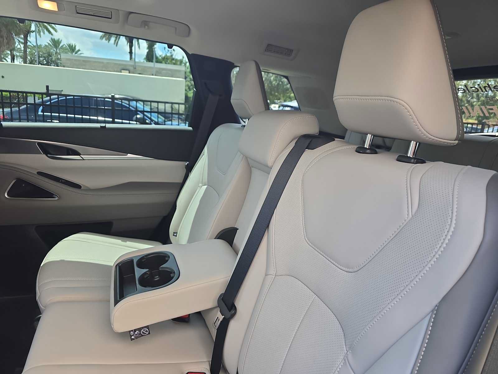 Certified 2026 INFINITI QX60 Luxe w/ Cargo Package FWD image 14