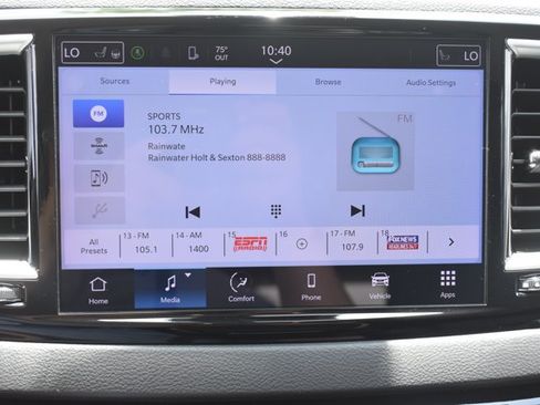 Used 2024 Chrysler Pacifica Touring-L FWD image 25