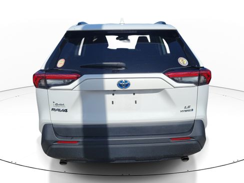 Used 2024 Toyota RAV4 LE AWD/4WD image 5