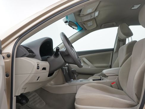 Used 2010 Toyota Camry LE image 20