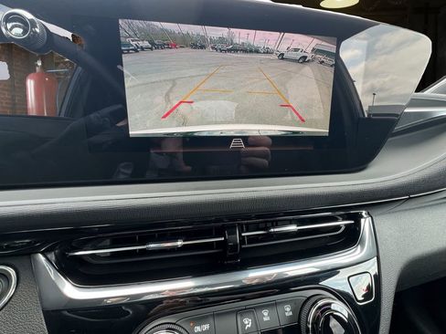 Used 2025 Buick Envista Sport Touring image 25