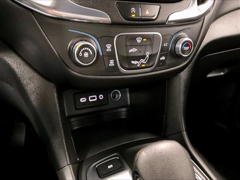 Used 2022 Chevrolet Equinox LT w/ LPO, Floor Liner Package image 25