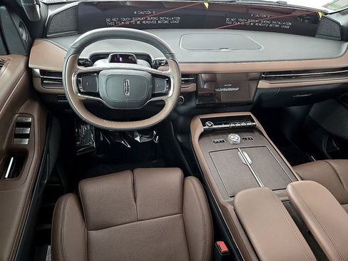 New 2025 Lincoln Navigator L Reserve AWD/4WD image 11