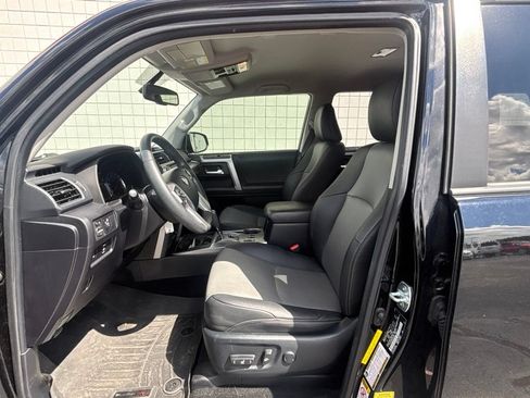 Used 2019 Toyota 4Runner SR5 Premium RWD image 3