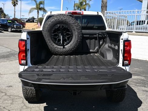 New 2026 Chevrolet Colorado ZR2 w/ ZR2 Bison Edition AWD/4WD image 18