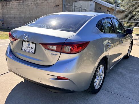 Used 2016 MAZDA MAZDA3 i Sport w/ Preferred Equipment Package image 9