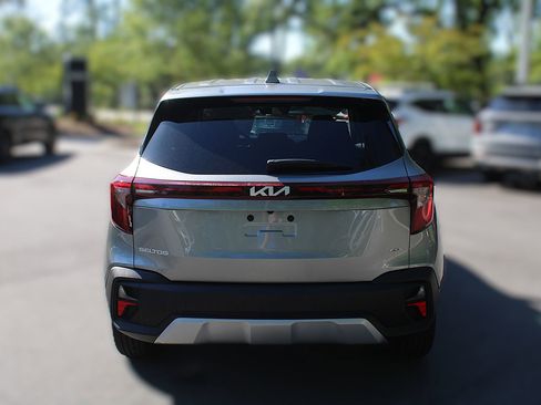 Certified 2026 Kia Seltos LX AWD/4WD image 8