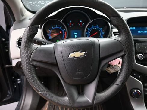 Used 2012 Chevrolet Cruze LS FWD image 17