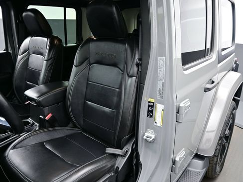 Used 2023 Jeep Wrangler Unlimited Sahara w/ Cold Weather Group AWD/4WD image 13