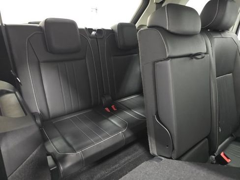 Used 2023 Volkswagen Tiguan SE FWD image 13