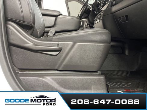 Used 2024 Chevrolet Silverado 3500 LT w/ Convenience Package image 24