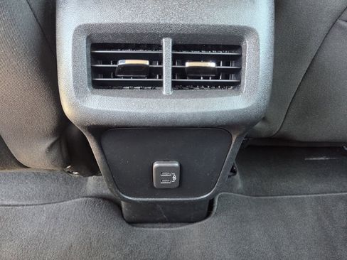 Used 2019 Chevrolet Equinox LS image 18