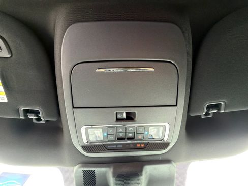 Used 2025 Ford F350 Platinum AWD/4WD image 31