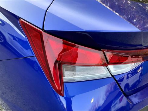 Used 2024 Hyundai Elantra SEL image 29