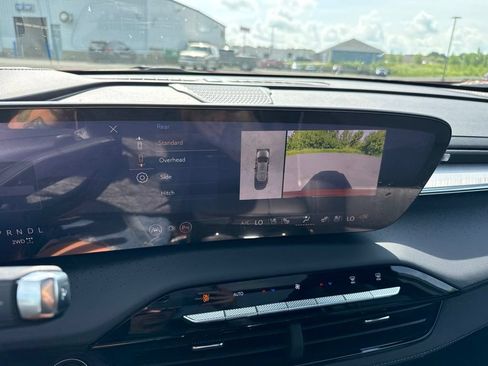 Used 2025 Buick Enclave Avenir w/ Super Cruise Package AWD/4WD image 35