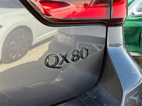 Used 2023 INFINITI QX80 Sensory w/ All-Season Package image 9