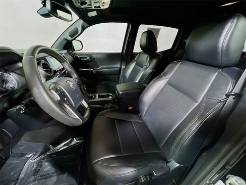 Certified 2019 Toyota Tacoma TRD Off-Road image 19
