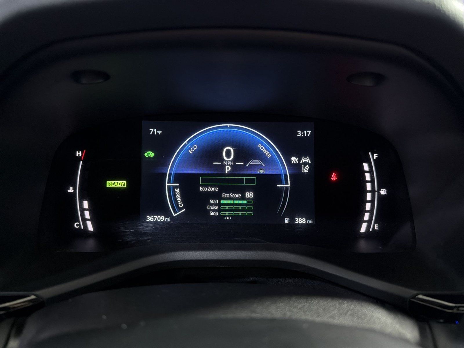 Used 2025 Toyota Camry SE FWD image 32