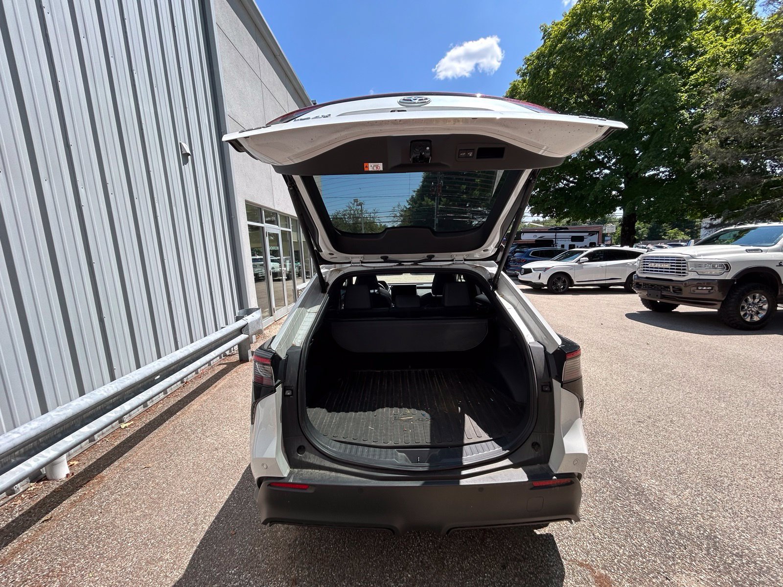 Used 2024 Toyota bZ4X AWD w/ Weather Package image 7