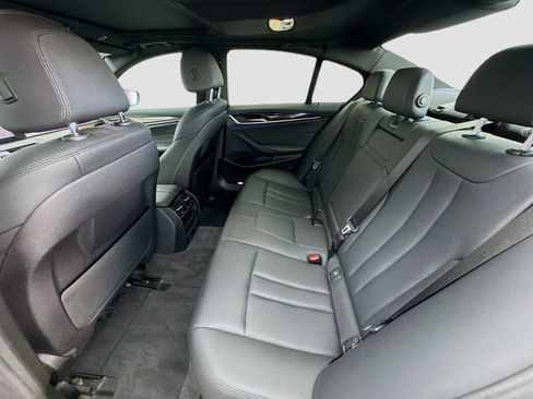 Used 2019 BMW 530e RWD image 16