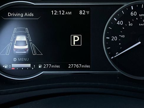 Used 2025 Nissan Versa SV image 34