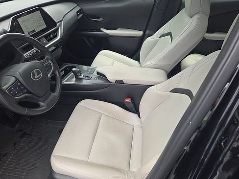 Used 2025 Lexus UX 300h AWD w/ Cold Area Package image 12