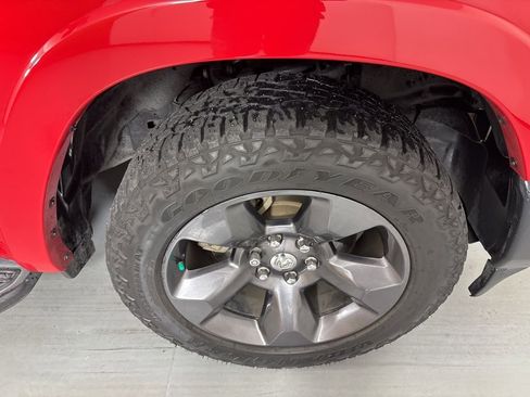 Used 2021 RAM 1500 Big Horn w/ Built-to-serve Edition image 11