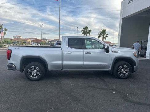 Used 2019 GMC Sierra 1500 SLE w/ SLE Value Package image 8