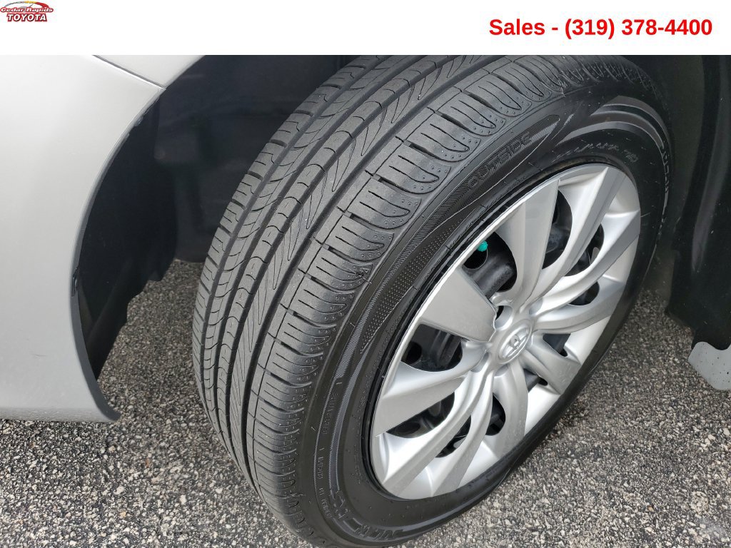Used 2013 Toyota Corolla LE FWD image 17