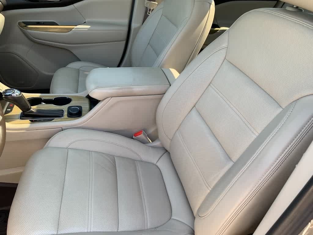 Certified 2019 GMC Acadia Denali w/ Technology Package AWD/4WD image 18