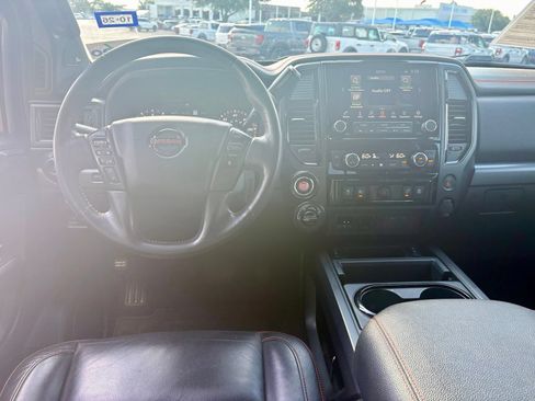Used 2020 Nissan Titan PRO-4X w/ Pro-4x Convenience Package AWD/4WD image 13