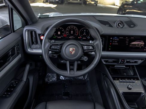 Certified 2026 Porsche Cayenne Coupe AWD/4WD image 40