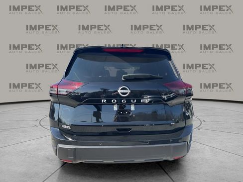 Used 2025 Nissan Rogue SV image 4