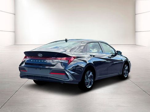 New 2026 Hyundai Elantra Sport FWD image 7