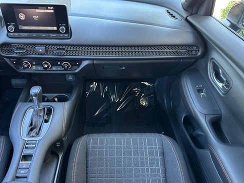 Used 2025 Honda HR-V Sport image 31
