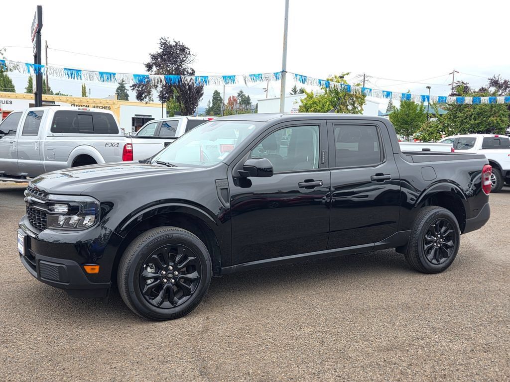 Used 2023 Ford Maverick XLT w/ Black Appearance Package FWD image 31