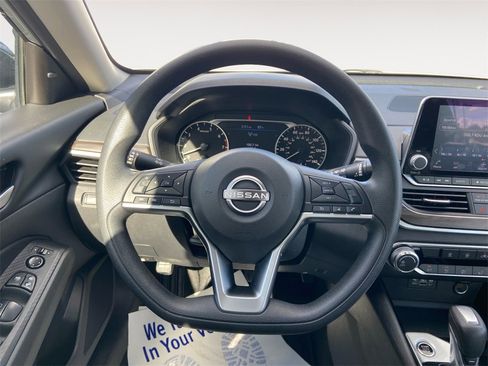 Used 2024 Nissan Altima 2.5 SV image 12