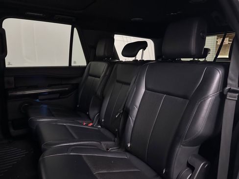 Used 2019 Ford Expedition XLT w/ Equipment Group 202A AWD/4WD image 48