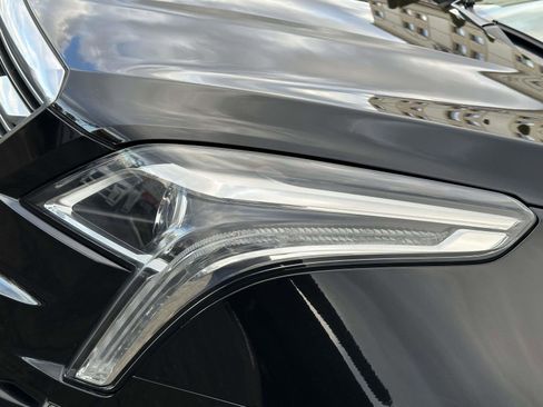 Used 2017 Cadillac XT5 Luxury w/ Driver Awareness Package image 4