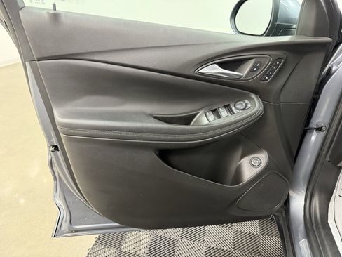 Used 2022 Buick Encore GX Essence image 7