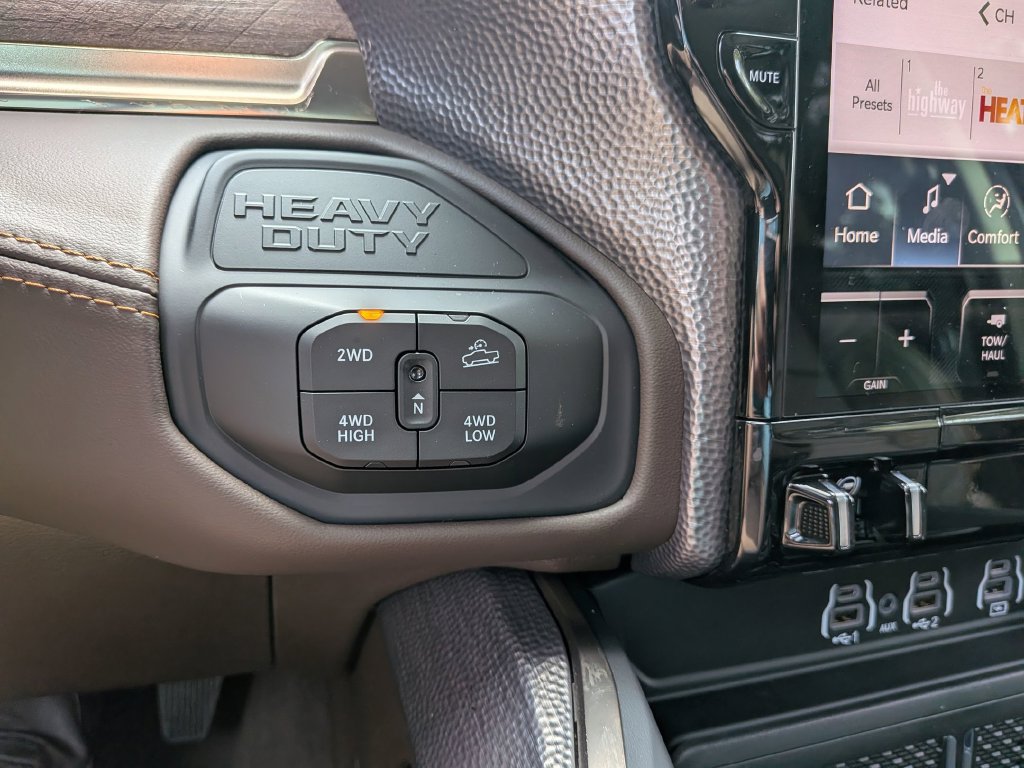 Used 2026 RAM 2500 Limited AWD/4WD image 21