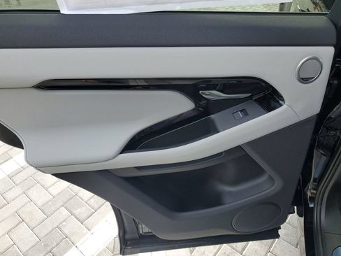 New 2026 Land Rover Range Rover Evoque Dynamic SE AWD/4WD image 22