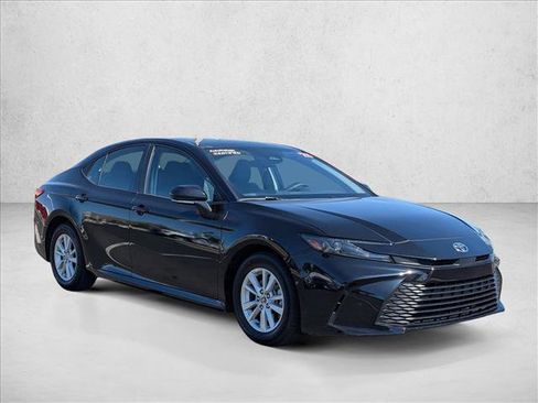 Used 2025 Toyota Camry LE FWD image 3