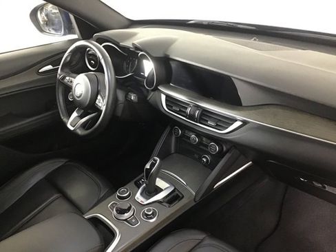 Used 2022 Alfa Romeo Stelvio Ti image 23