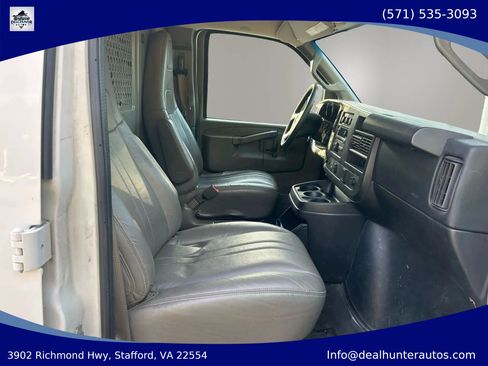 Used 2017 Chevrolet Express 2500 RWD image 12