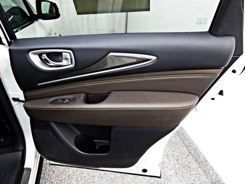 Used 2020 INFINITI QX60 Luxe w/ Essential Package image 13