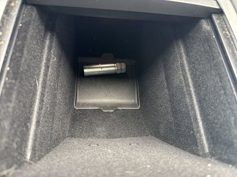 Used 2021 Tesla Model 3 Performance image 22