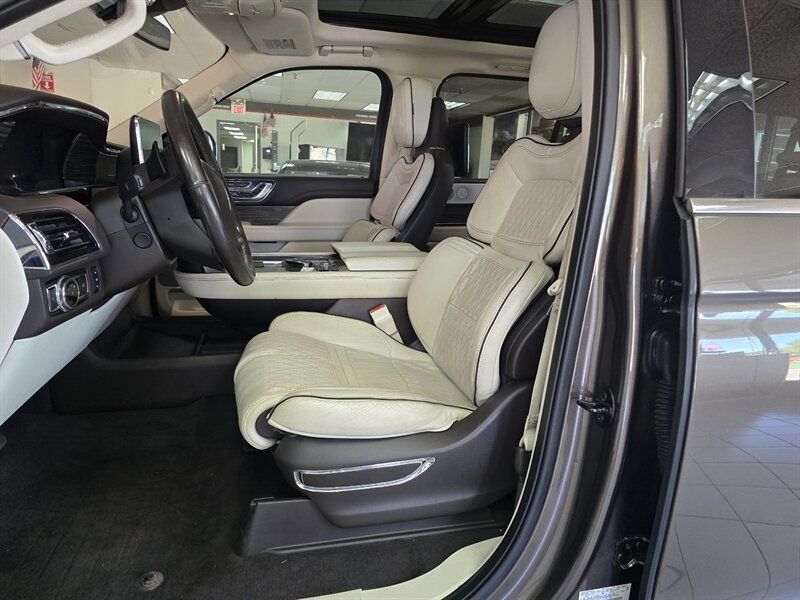 Used 2018 Lincoln Navigator L Black Label AWD/4WD image 9